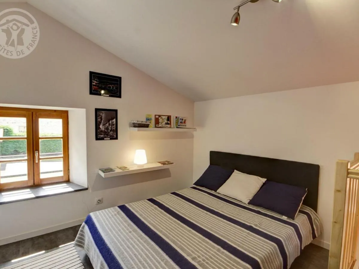 Gite Renove En Pierres Au Coeur Du Haut Forez Avec Terrasse Et Randonnees A Proximite - Fr-1-496-59 La Chapelle-en-Lafaye